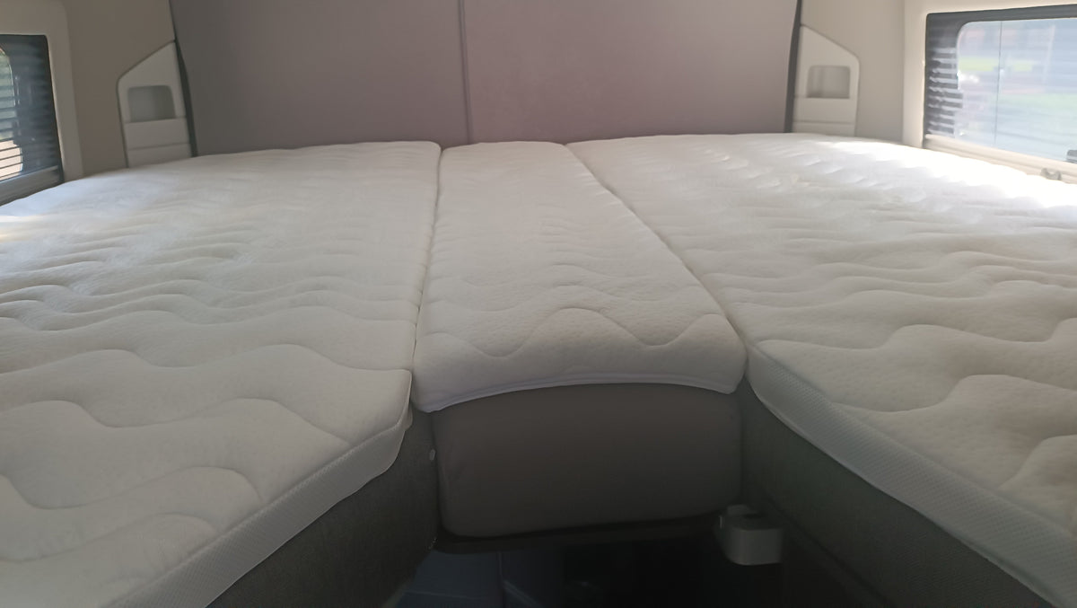 Topper Adria Twin Supreme 640 SLB 2021 - 3-tlg. Blick zum Heckbereich