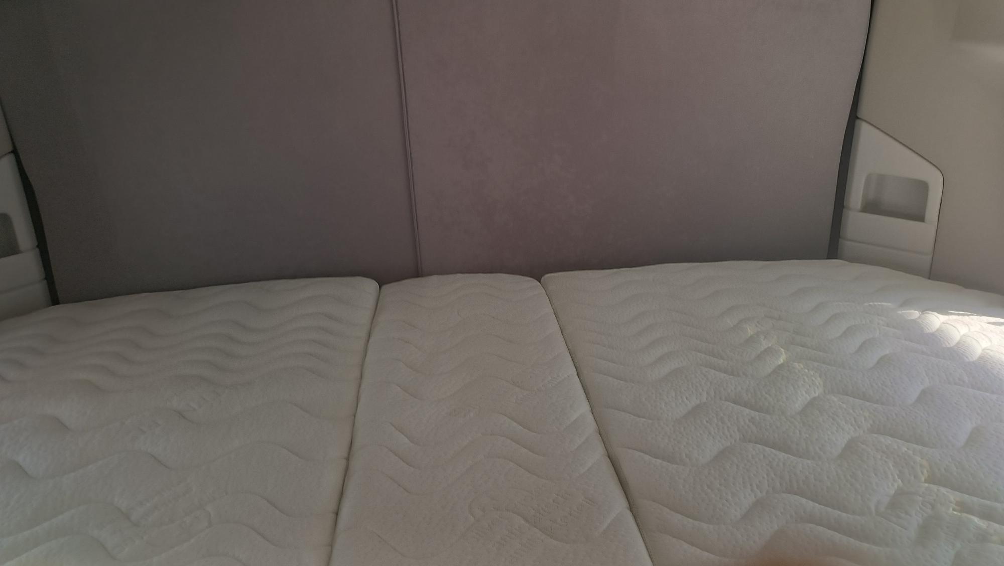 Topper Adria Twin Supreme 640 SLB 2021 - 3-tlg. Blick Hecktür