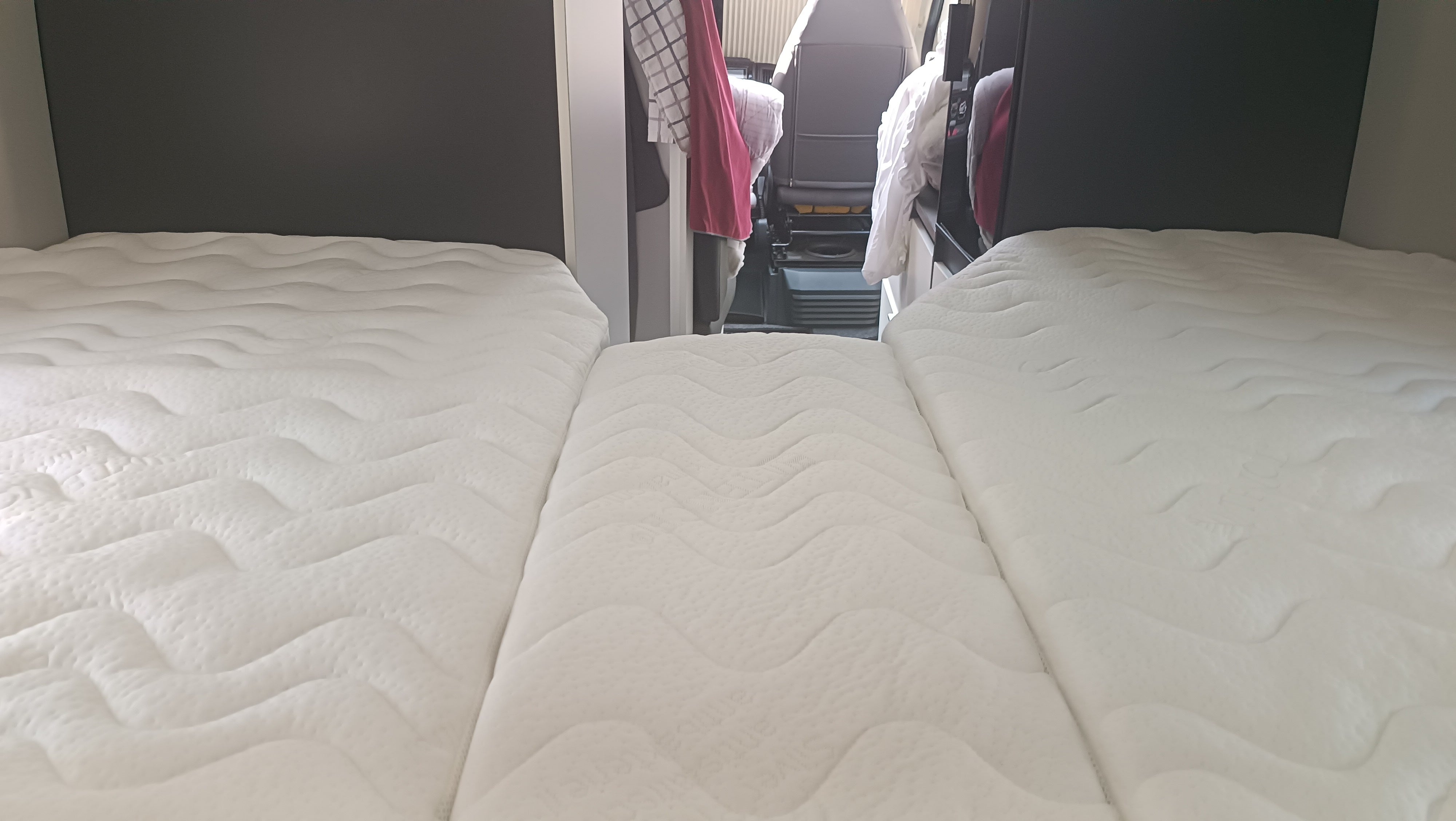 Topper Adria Twin Supreme 640 SLB 2021 - 3-tlg. Blick Fußbereich